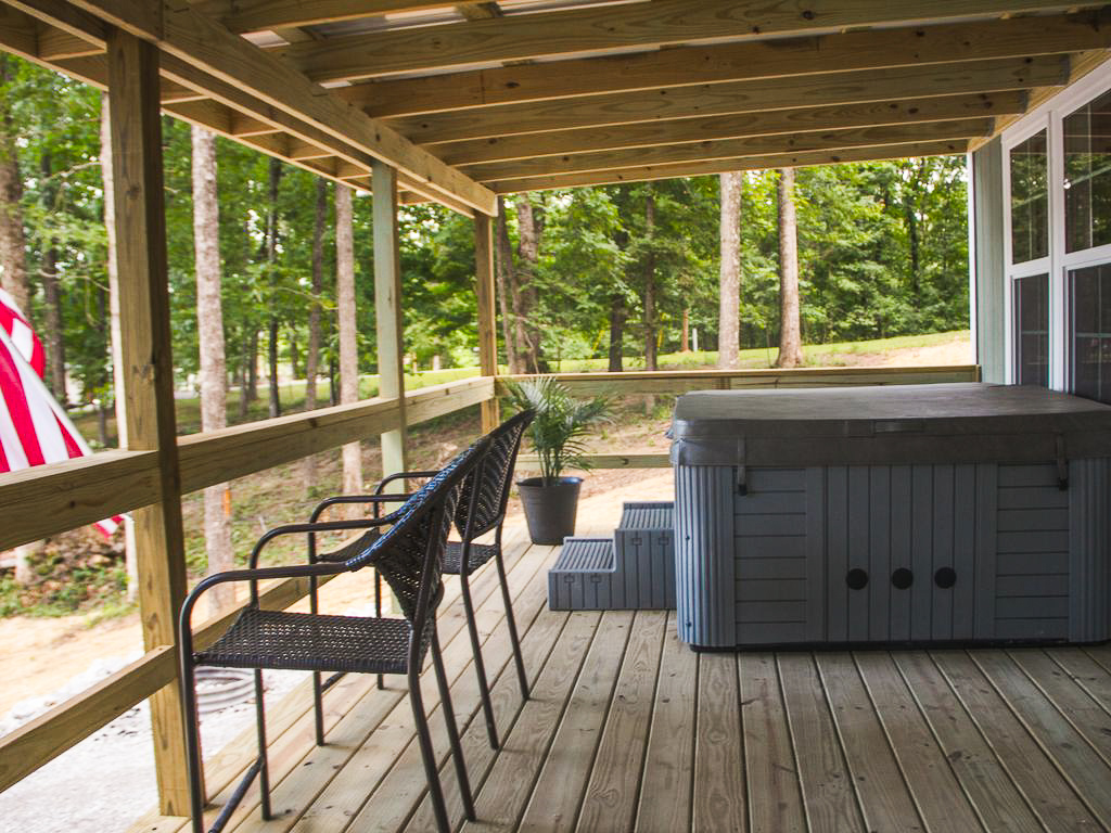Quiet Cabin Retreat with Lake View from Kansas City | Hohman Lake Rentals